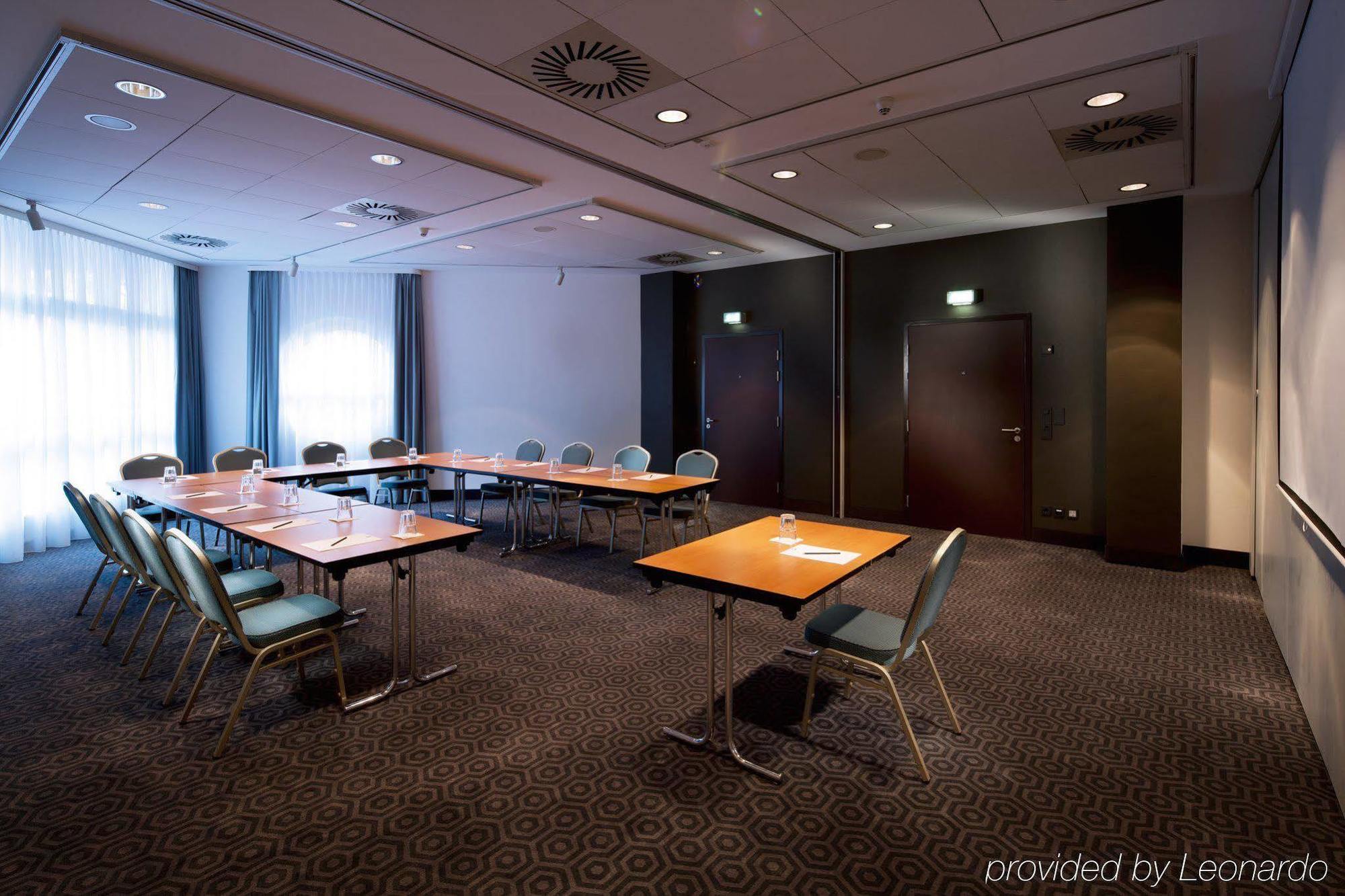 Courtyard By Marriott Berlin Teltow Hotel Exterior foto