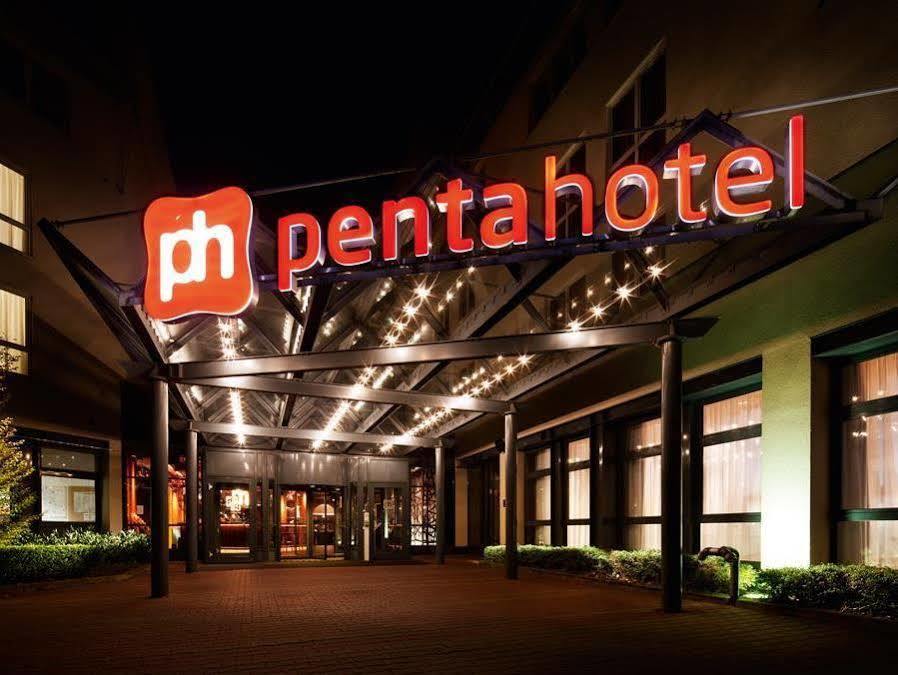 Courtyard By Marriott Berlin Teltow Hotel Exterior foto