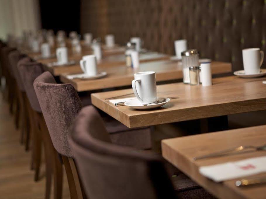 Courtyard By Marriott Berlin Teltow Hotel Exterior foto
